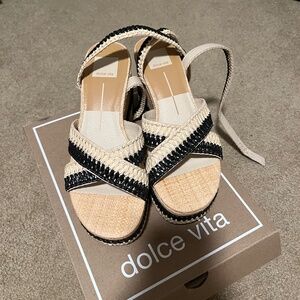 Dolce Vita Tallis Sandal Size 8